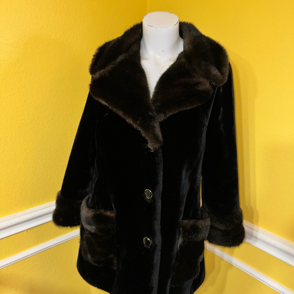 Chic Black Faux Fur Teddy Jacket - Picture 13 of 15